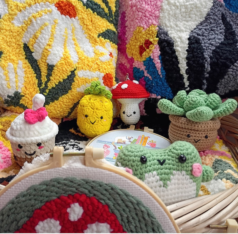 MINI MUSHROOM DIY CROCHET KEYRING KIT