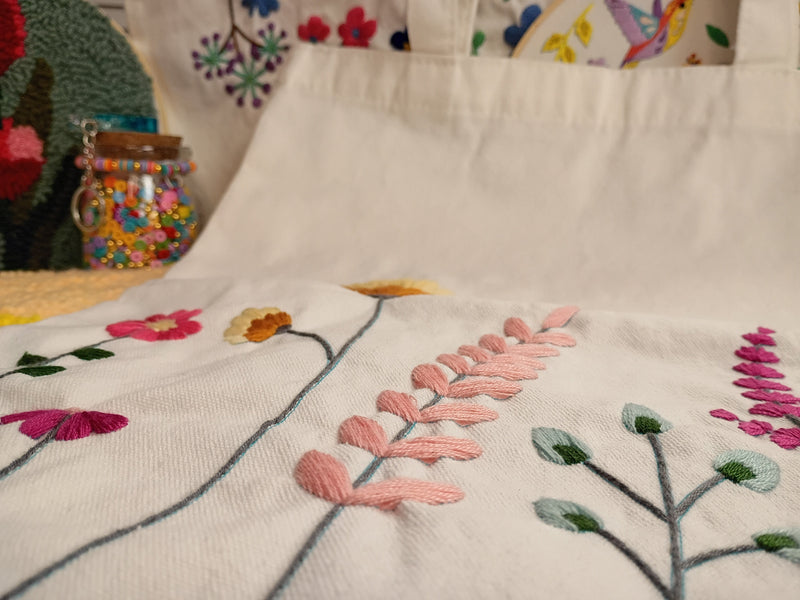 MEADOW FLOWERS TOTE BAG EMBROIDERY KIT