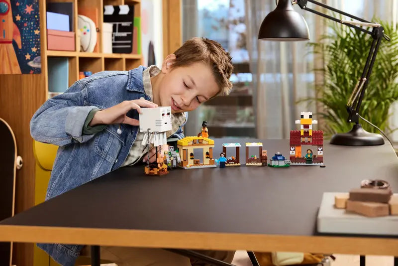 LEGO - 21273 - MINECRAFT - L'attaque du village du ballon fantôme - 555 pièces