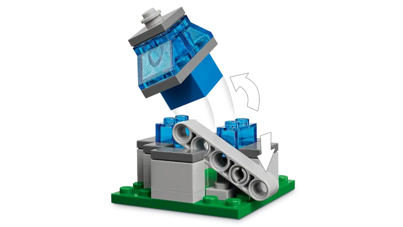 LEGO - 21273 - MINECRAFT - L'attaque du village du ballon fantôme - 555 pièces