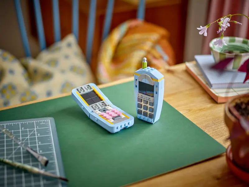 LEGO - 31174 - CREATOR - Retro Telephone/Cellphones - 383pcs