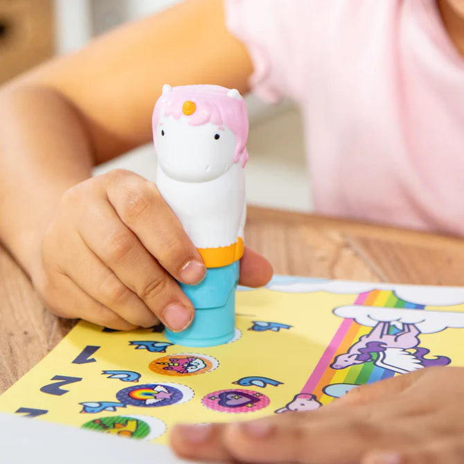Melissa & Doug - Sticker WOW! - Bloc d'activités et tampon à autocollants - Licorne