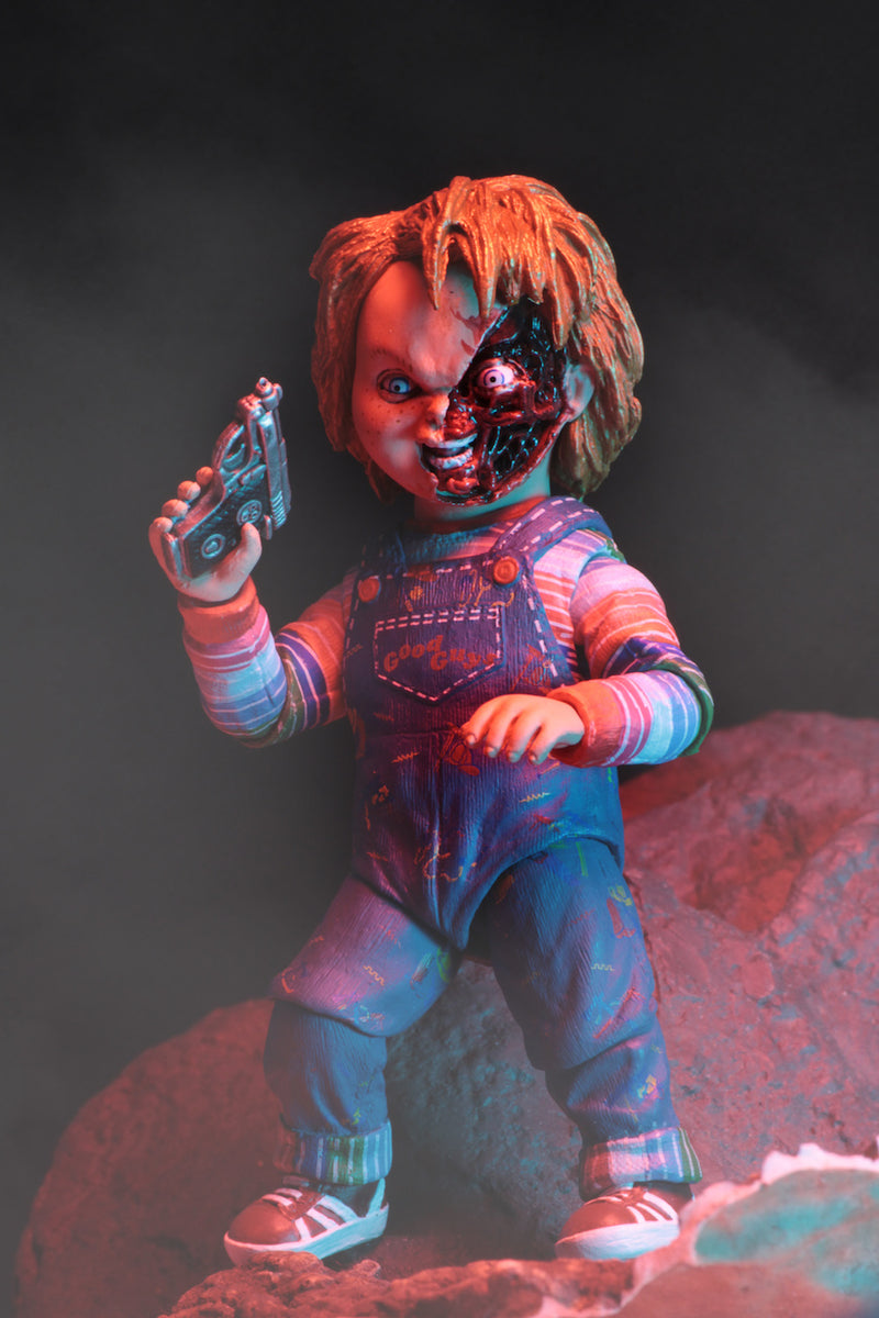 Ultimate Chucky Action Figure – product view 12