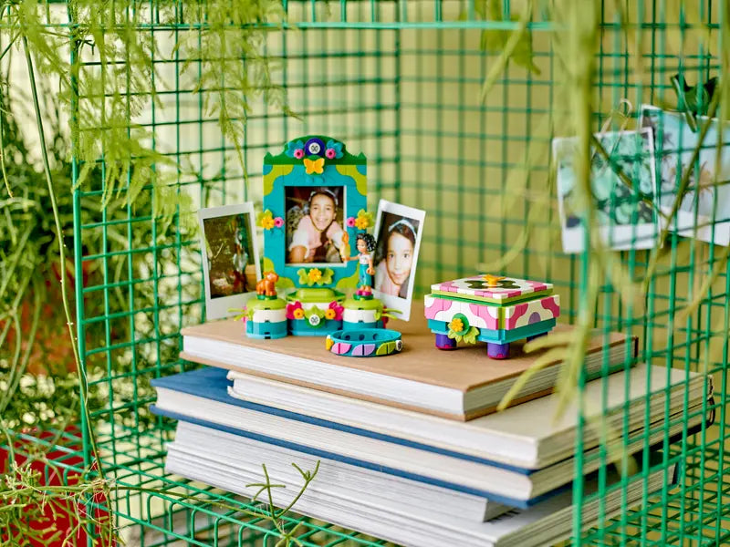 LEGO - 43239 - Mirabel's Photo Frame and Jewelry Box
