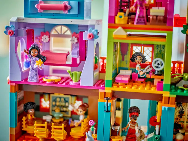 LEGO - 43245 - DISNEY - La Maison Magique de Madrigal