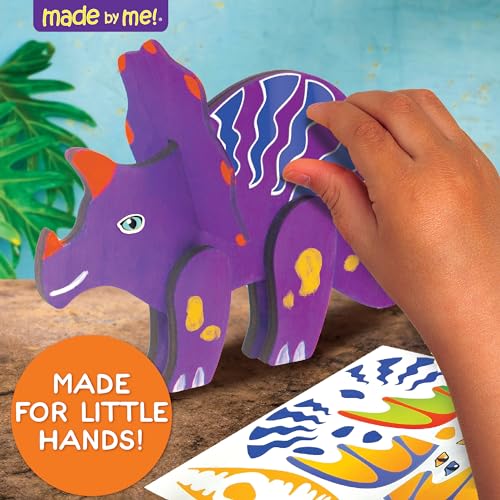 Decorating a wooden Triceratops from Made By Me 3D Dinos & Friends