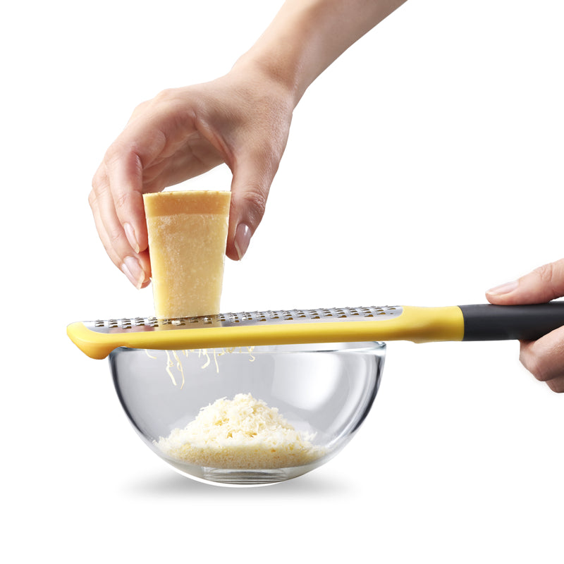 Joseph Joseph - Râpe à main Grip-Grater™ Grosse maille