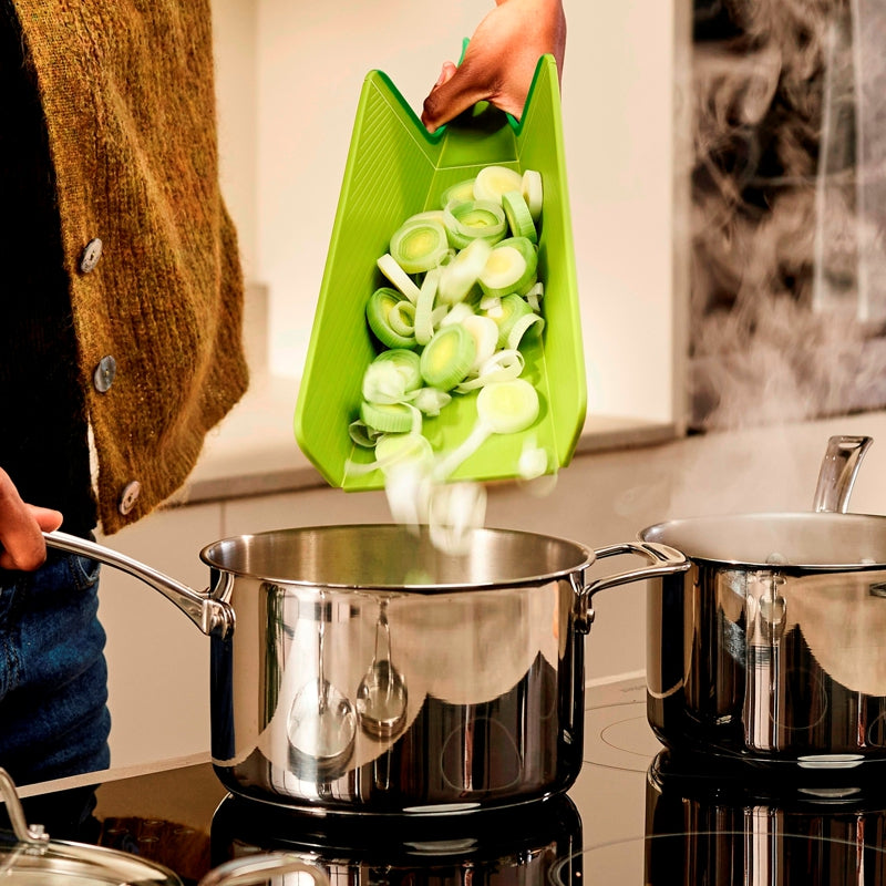 Joseph Joseph - Planche à découper pliable Chop2Pot™ Plus - Vert | 37,5 × 21 cm