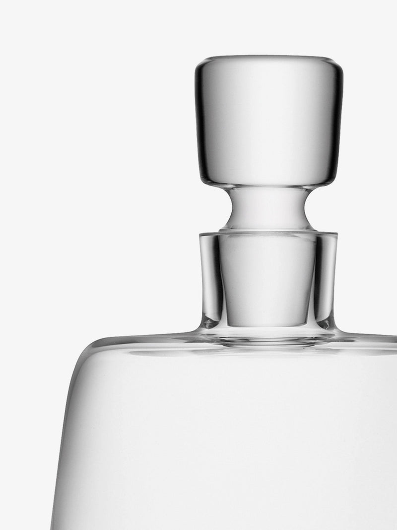 LSA - Madrid - Decanter - detail or setting view