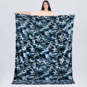 LUG - Cuddle Throw Blanket