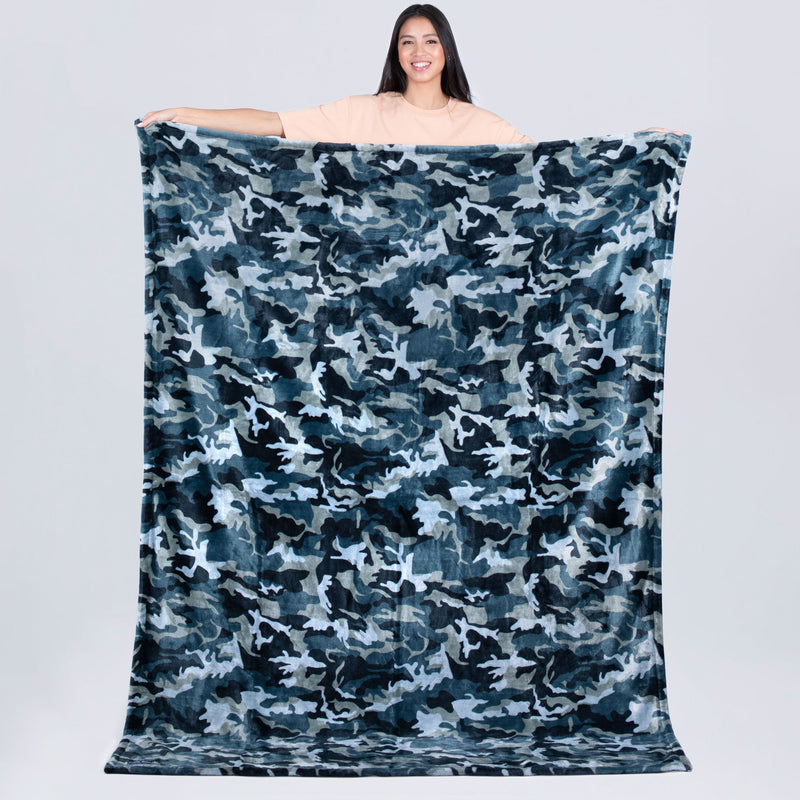 LUG - Cuddle Throw Blanket