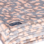 LUG - Cuddle Throw Blanket