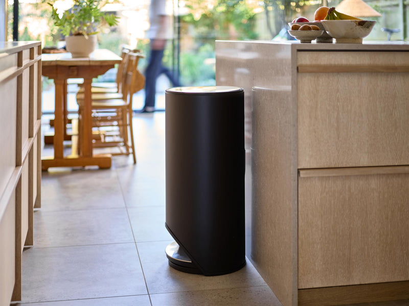 Joseph Joseph - Arc™ Trash Bin