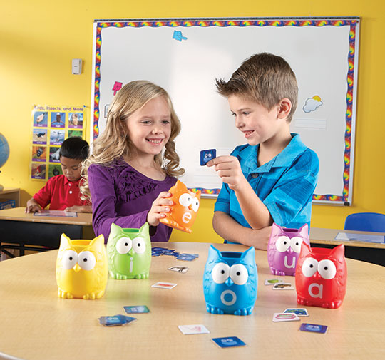 Learning Resources - Vowel Owls Sorting Set