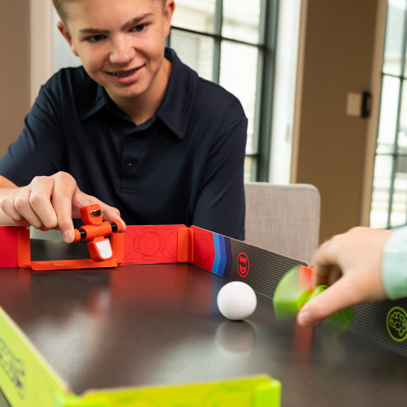 Fat Brain Toys - Foosbots Stadium Battle Set - Limolin 
