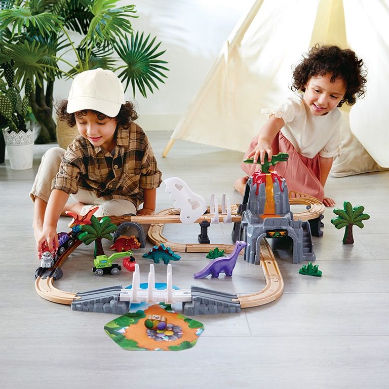 Hape - Dino Railway Adventure Set - Limolin 