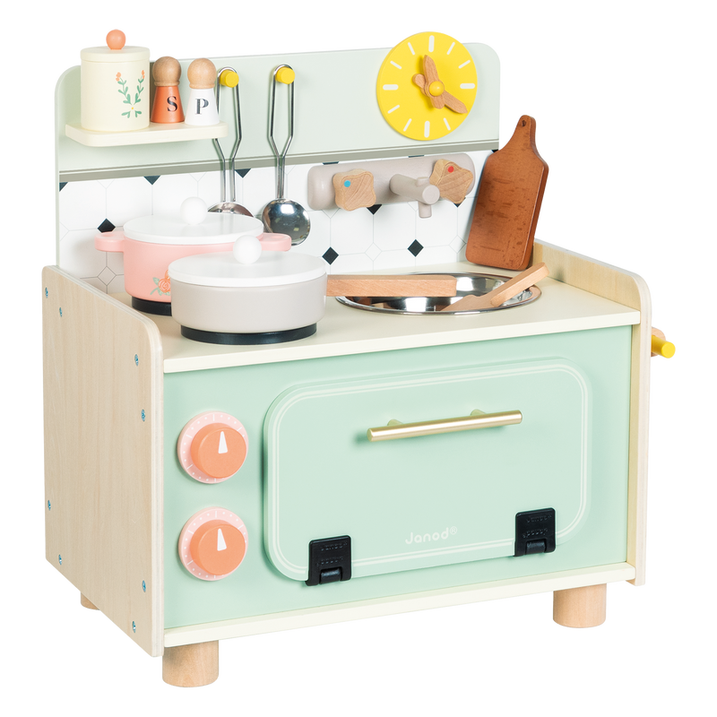 MAMIE SOLEIL: KITCHENETTE
