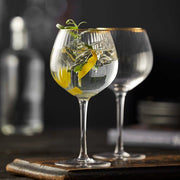 Lyngby Glas – Palermo Gold Gin & Tonic Glasses (4-Pack) – 650 mL – gin with lime garnish