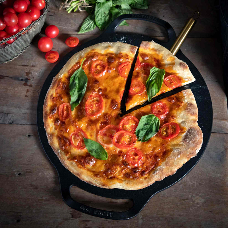 Victoria - Cast Iron Pizza Pan - 38 cm