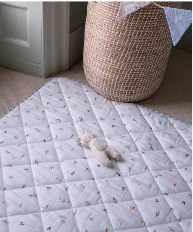 Avery Row - Tapis d'éveil et de jeu Little Farm