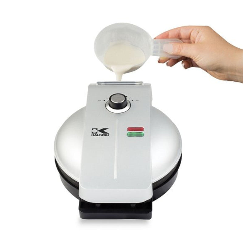 Kalorik WM43981S easy-pour spout detail