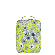 LUG - Wingback Hanging Toiletry Case - GARDENIA GREEN - colour view