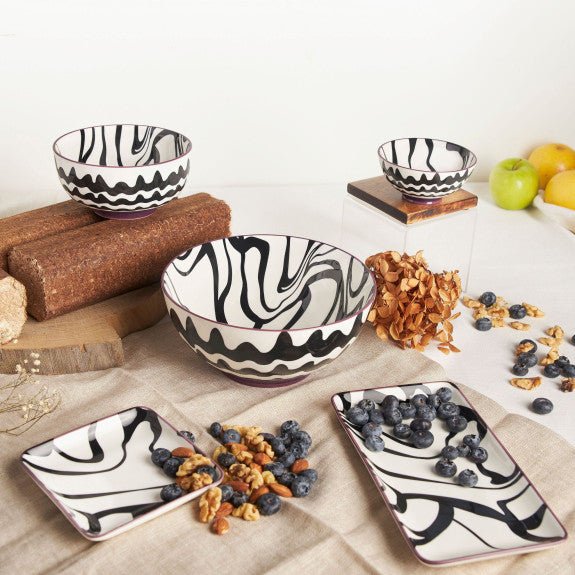 Brilliant - CHEVRON BLACK SQUARE PLATE 12CM Home & Kitchen