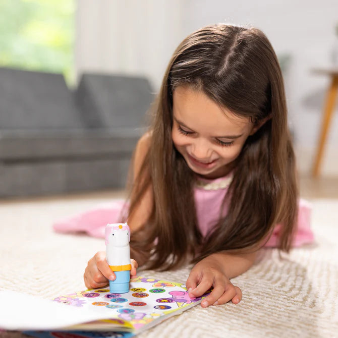 Melissa & Doug - Sticker WOW! - Bloc d'activités et tampon à autocollants - Licorne