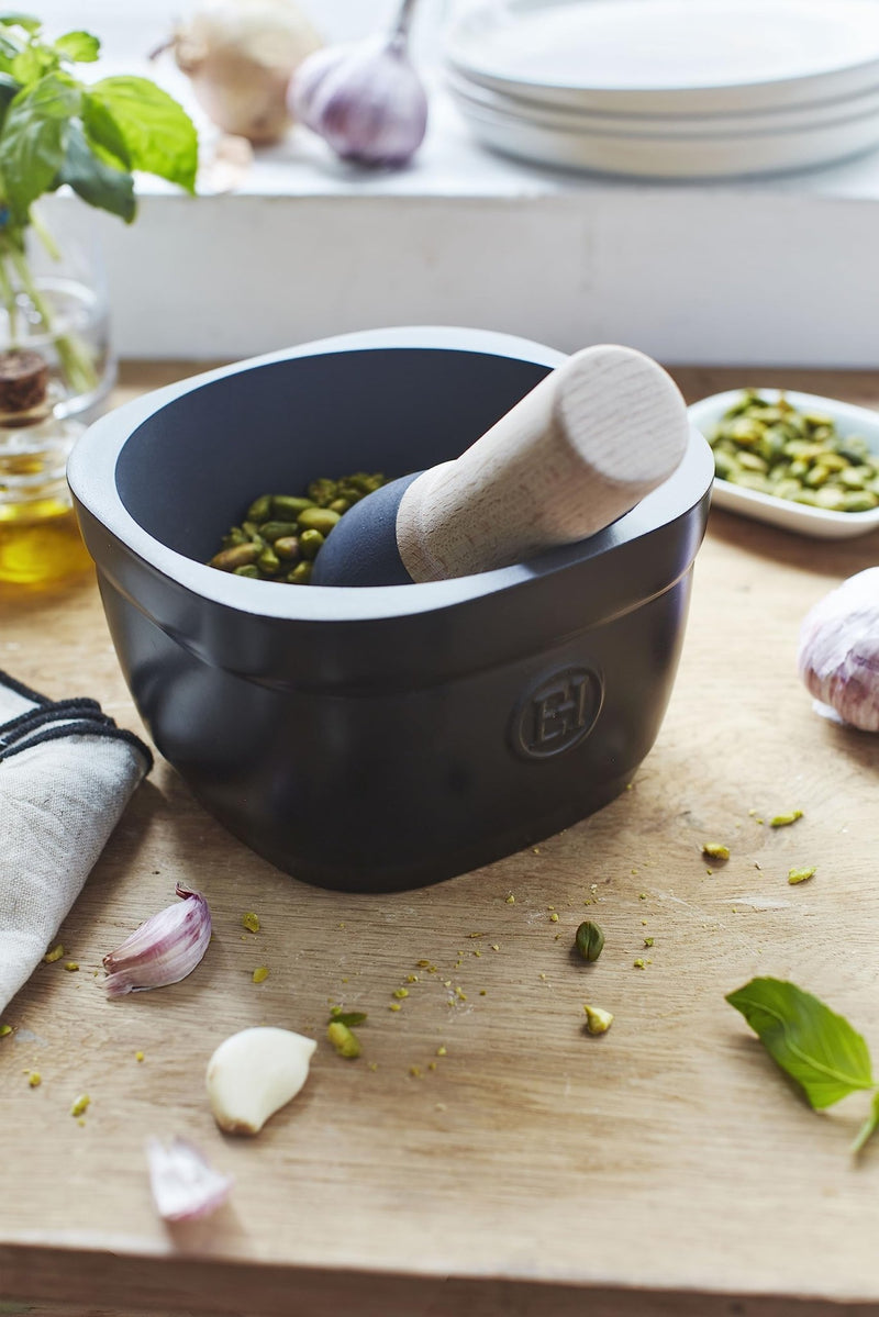 Emile Henry - Mortar & Pestle, 15x15.8x9.6cm, 0.9L Capacity Home & Kitchen Truffe