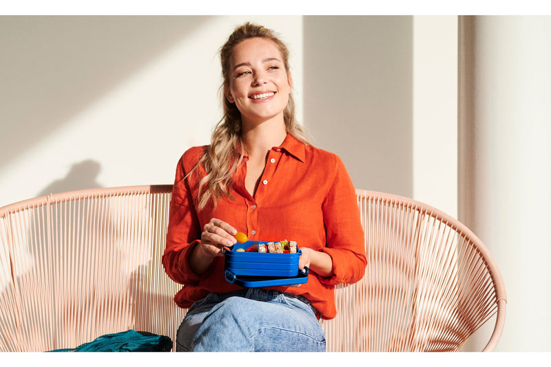 Mepal Take a Break Lunch Box, Midi 900 mL - lifestyle view 2