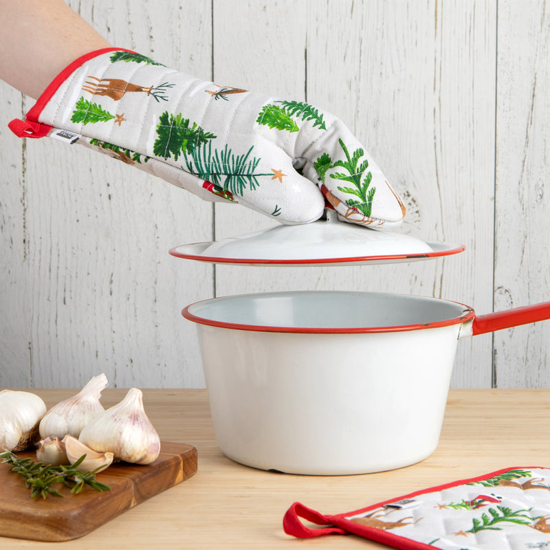 Now Designs - Santa's Reindeer Christmas Oven Mitt - lifestyle