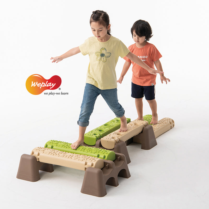 Weplay Jungle Trial, children crossing side-by-side log bridges